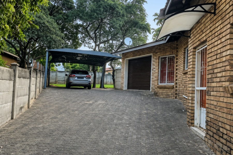 3 Bedroom Property for Sale in Geelhoutpark North West